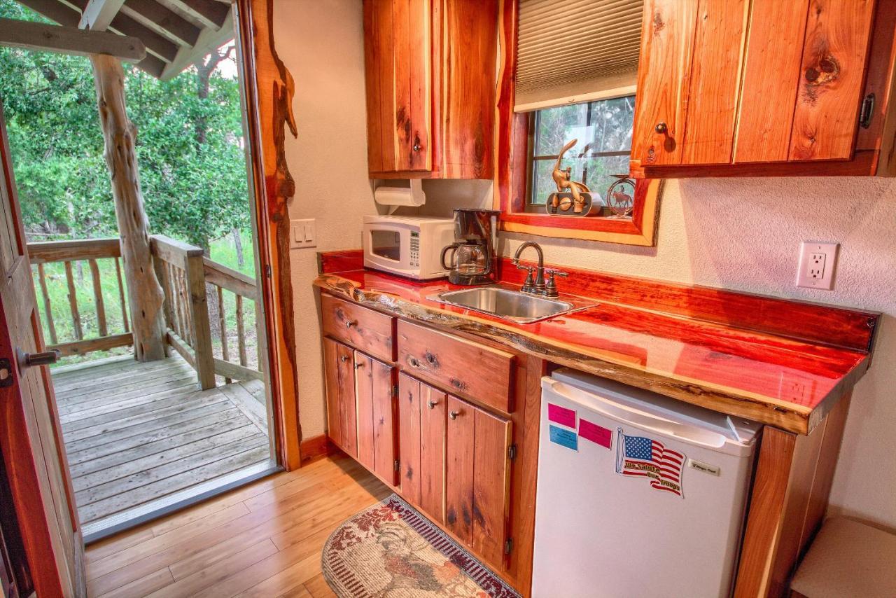 Cedar Bliss Cabin Villa Fredericksburg Dış mekan fotoğraf