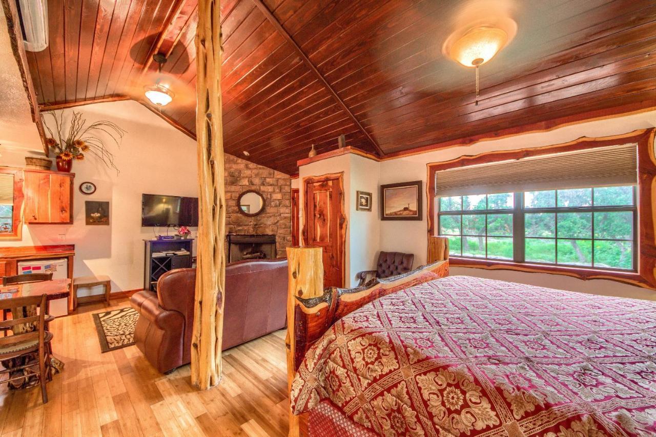 Cedar Bliss Cabin Villa Fredericksburg Dış mekan fotoğraf