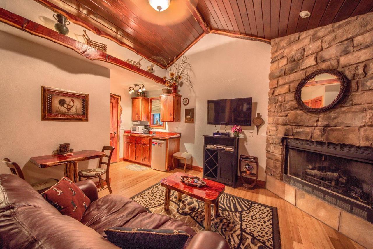 Cedar Bliss Cabin Villa Fredericksburg Dış mekan fotoğraf